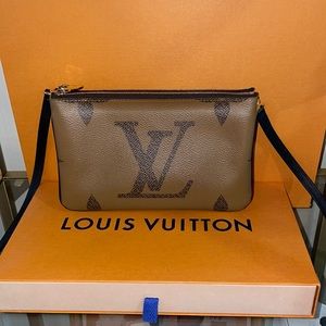Louis Vuitton Double Zip Pochette Monogram